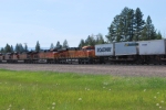 BNSF 7325 rolls west as a #4 unit on a westbound Z.
